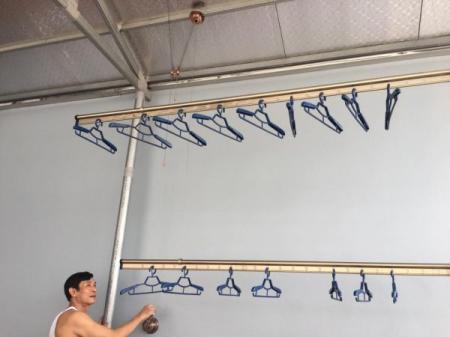 Giàn phơi thông minh gắn trần H00643-600x450-1 (1)