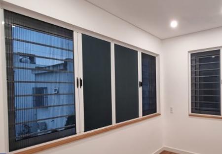 Cửa lưới chống muỗi kết hợp rèm tổ ong chống nắng6-cua-luoi-chong-muoi-ket-hop-rem-to-ong