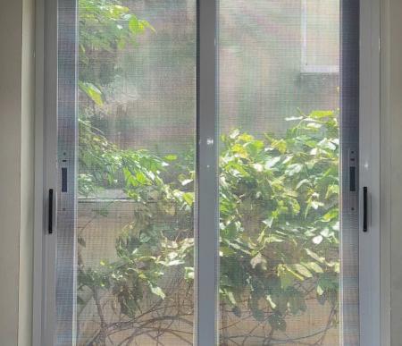 Cửa Lưới Chống Muỗi Dạng Lùa HP011 Màu Trắng Sứ