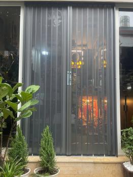 Cửa lưới xếp lá nhômz7931712213471_0fcef8af1c8767a1b2b7ccae6a60f4bd-768x1024